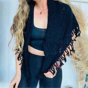 NEW NORDSTROM Black Triangle Poncho Shawl Open Knit Tassel Woven Scarf Wrap